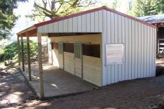 1_horse-barns-polebarns-construction01